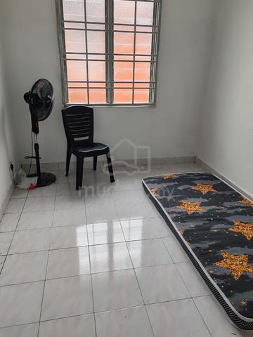Kulai Room For Rent Sri Putra Apartment Johor 1