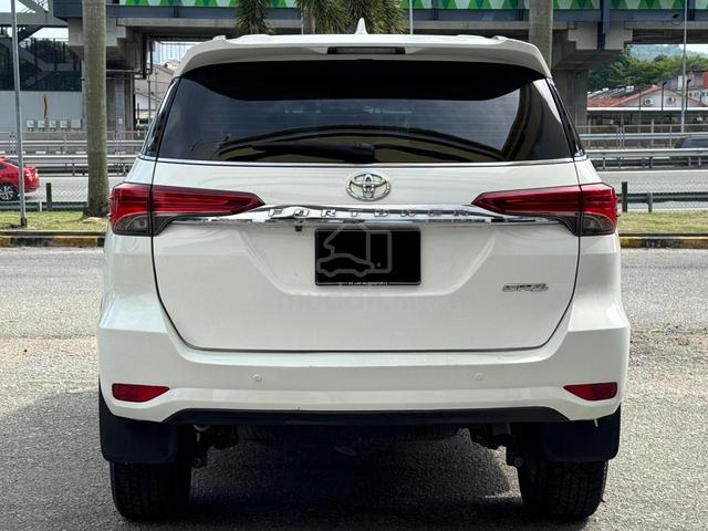 2017 Toyota FORTUNER 2.7 SRZ 4x4 SUV 7ST KLES RCAM - 4