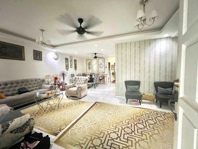 Bandar Putra Jalan Nuri Renovated Unit [ Besar 22 X 70 / Full Loan ] 1