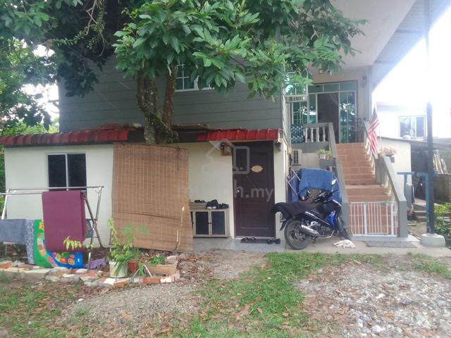Rumah Kampung Peringatan 1