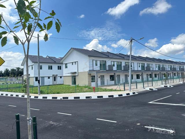 Good Location Tasek Gelugor Corner Lot Double-Storey Terrace For Rent 1