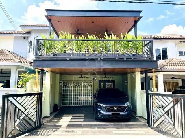 RENOVATED! Double Storey Terrace Taman Desa Serdang Seri Kembangan 1