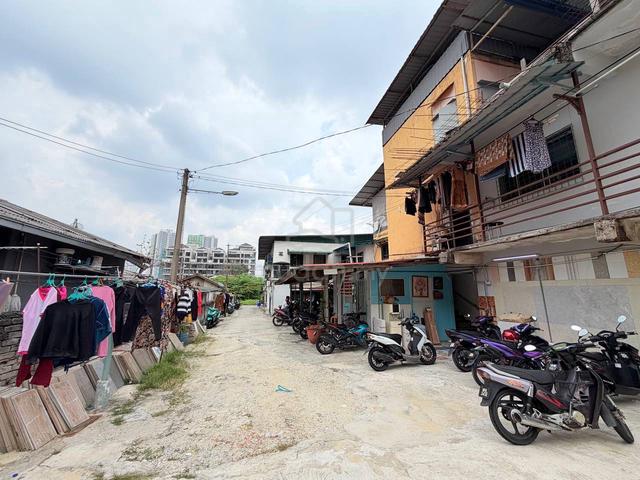 Huge Jalan Mawar Sungai Ara 1
