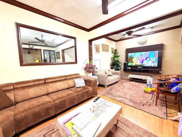Seksyen 7 Shah Alam FACING OPEN 2 Storey Jalan Platinum NICELY RENO 1