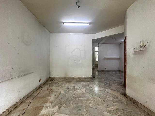 Double storey USJ11 Well Kept Gated Guarded 1