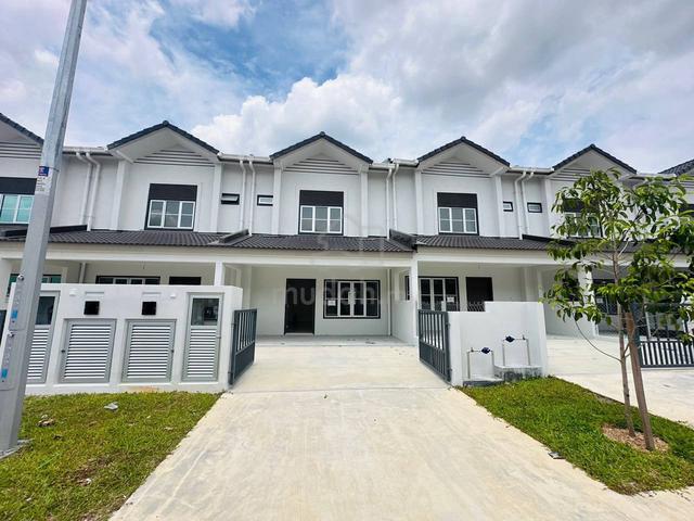 Cheap For Sale 🫡 New House M Senyumia Salak Tinggi Sepang For Sale 1