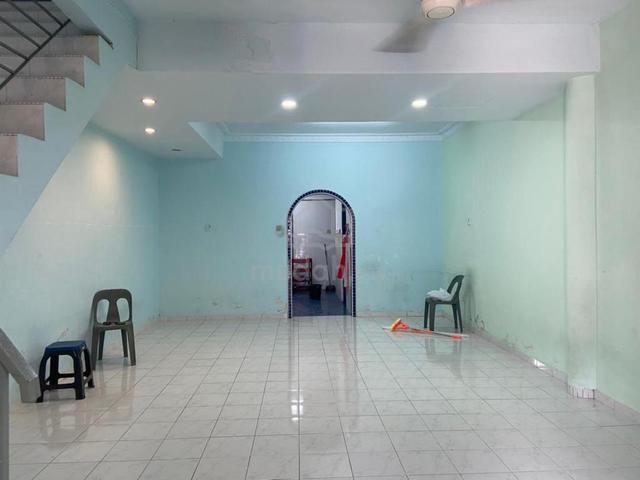 With Kitchen Cabinet- Lrg Galing 2Storey Medium House 1