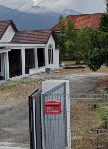 Bungalow & Land For Sale 1