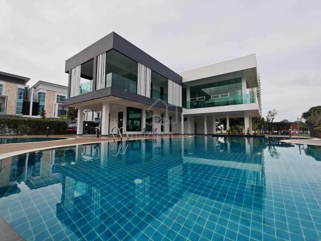 BEST VALUE GATED GUARDED - 2.5 Storey Semi D Klebang Utama, Melaka 1
