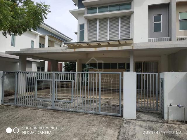 Double Storey End lot Rimbayu near surau 1