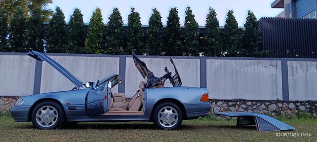 Mercedes Benz 300SL R129 Convertible Sports Rdster - 4