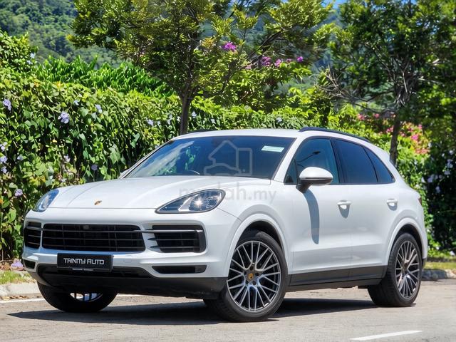 MAY 2022 PORSCHE CAYENNE V6 Turbo Local 1 Owner - 1
