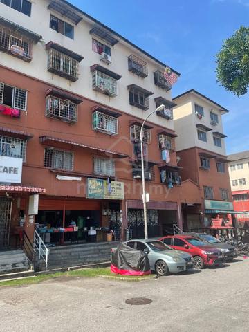 Putra Ria Apartment (Seri Kembangan) 1