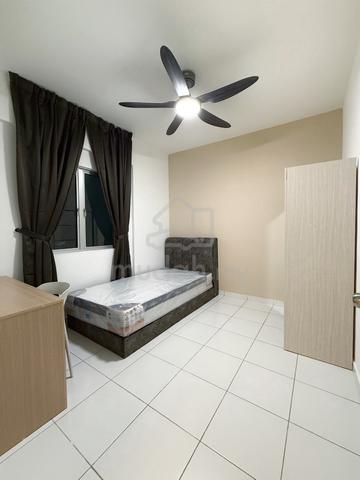 Medium Room at Axis Crown, Ampang, 3 Mins walk to LRT,1+1Depo only 1