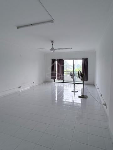 Seri Mutiara Apartments (Seri Alam) 1