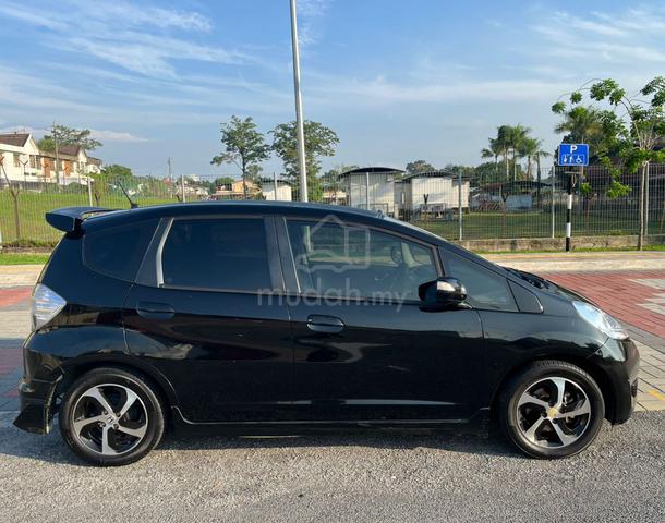 2013 Honda JAZZ 1.3 (HYBRID) FACELIFT (A) - 4