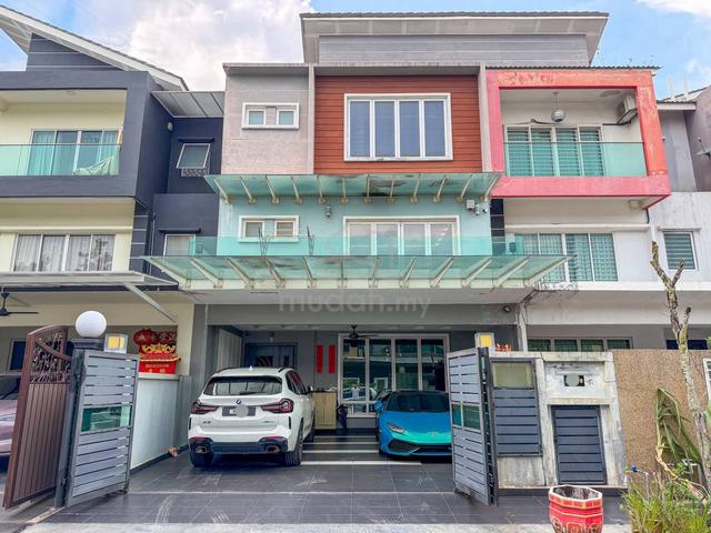 2.5 Storey Superlink Taman Suria Tropika, Seri Kembangan 1