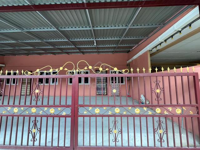 Double story terrace for students muslimah only:- 1