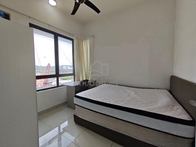 Middle Room For Rent at 8 Kinrara Puchong 1