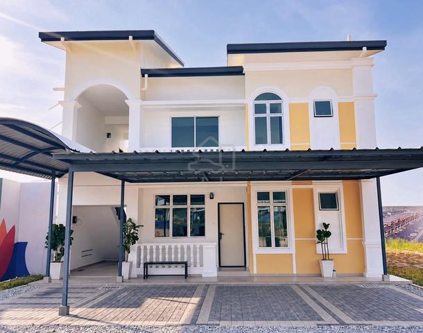 Mampu Milik Cash Back & 0 Downpayment Town House 4 Room Ayer Keroh 1