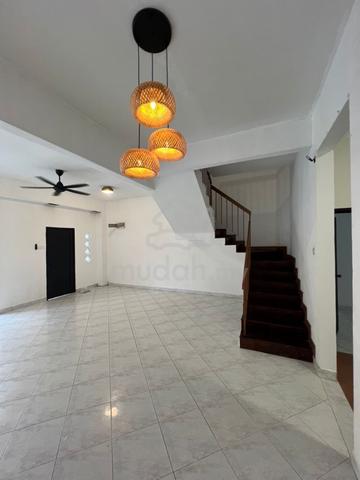 2sty Landed For Rent , Puchong Prima ( New Renovation) - 1km to LRT 1