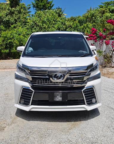 Toyota Vellfire ZA Sunroof Moonroof 2 Screen - 1