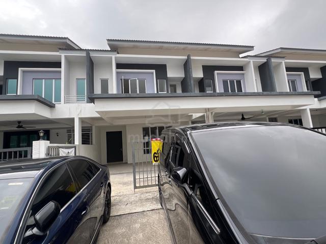 Kota Warisan Intermediate house with spacious living hall I 2,378sf bu 1
