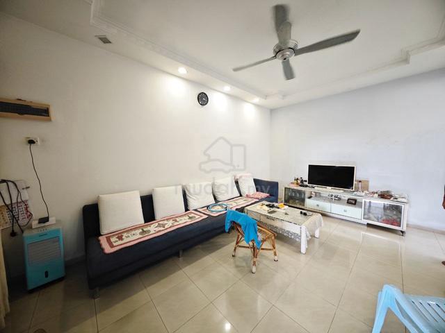 First Garden / Furnished / 1 Storey Terrace / Field / 22x70' / 3R 2B 1