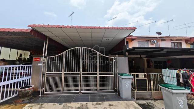Batu Pahat Taman Bukit Flora Banang Jaya Double Storey Terrace House 1