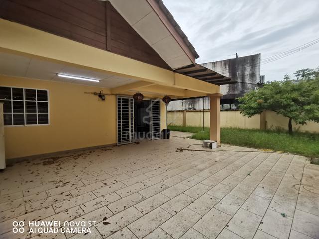 Freehold CORner * TMN PUTRA PRIMA 40X60 KITCHEN RENO 5R House, puchong 1
