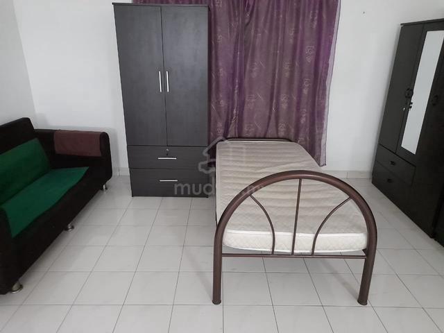 Rumah Teres : Bilik Master (DEPAN MRT KAJANG) 1
