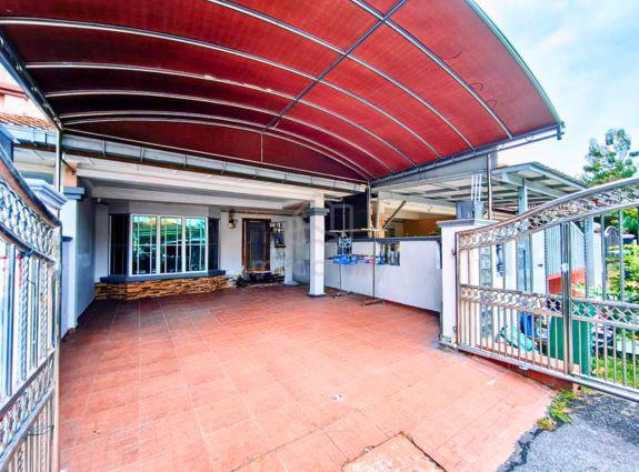 HIGHLY DESIRABLE LOCATION! NICE & COZY HOUSE at Prima Saujana Kajang 1