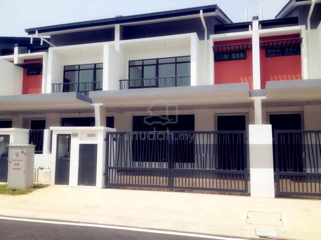 {2 AIRCOND} 2 sty 22x80sf House, M Residence 1, Rawang for rent 1