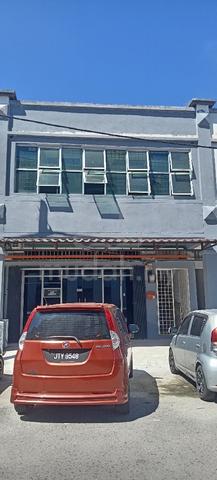 1 Unit Rumah Kedai ingin di Jual - Jalan Cempaka Biru, Parit Raja 1
