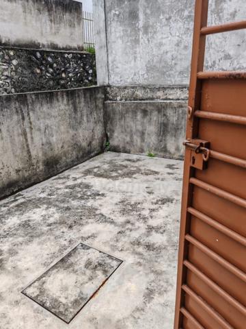 Taman Puhcak Jalil Seri Kembangan PUJ 5 2 stys link house for rent 1