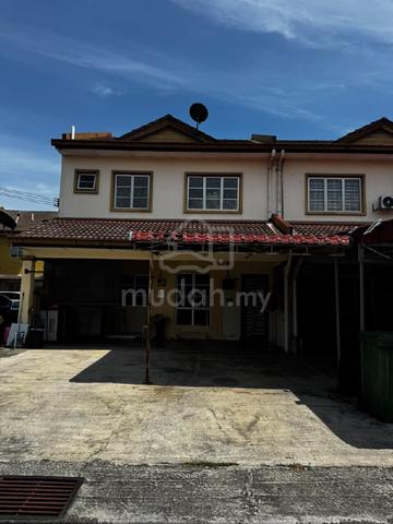Town House Hulu Langat 1