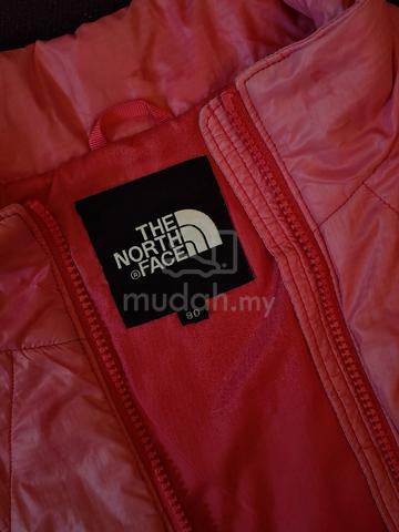 The North Face pink puffer jacket - photo 4 of 6