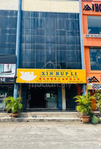 【FREEHOLD】Taman Cheng Utama 3 Storey Shoplot For Sale 1