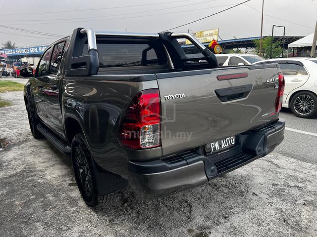 Toyota HILUX 2.4(A)REVO E D/C VNT 6PSD 4X4 Pickups - 5