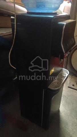 Water Dispenser - photo 2 of 3