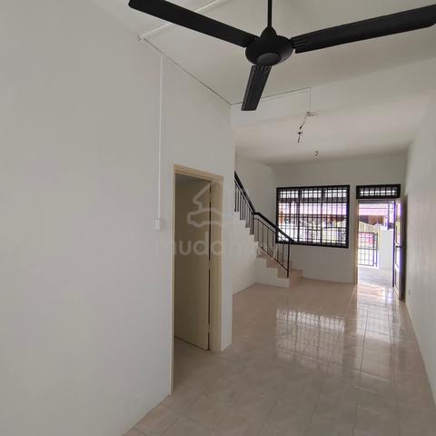 Renovated | BANDAR PUTRA | Near HOSPITAL Kulai 5