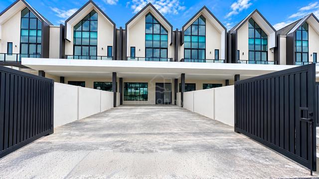 Brand New Double Storey Terrace Intermediate at Pine View @ Pine Squar 1