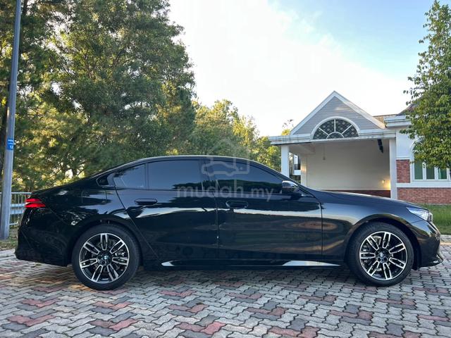 2025 Bmw 520I 2.0 M SPORT 3K KM 5MTH WRTY2031 - 2