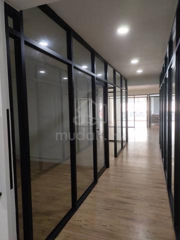 Puchong Bandar Puteri near UOB Bank Modern Office for RENT 1