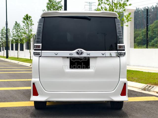 2018 Toyota VOXY 2.0 ZS KIRAMEKI P/Door MPV F/Loan - 3