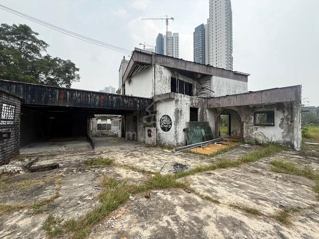Straits View @ JB Double Storey (Corner Lot) Bungalow House (Facing Ma 1