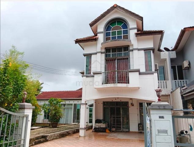 Taman Sri Pulai Perdana Corner Lot 4,370 sqft Renovated 1