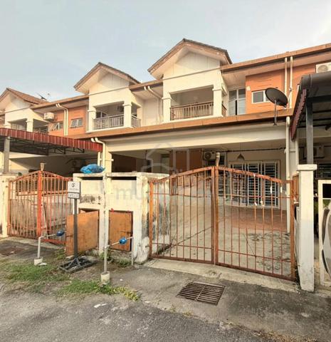 Townhouse Ground Floor Taman Seri Alam Saujana Utama Sungai Buloh 1