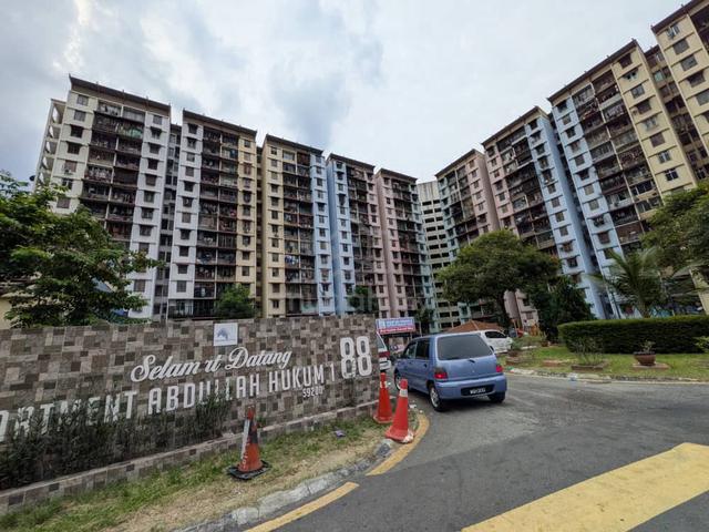 Apartment Abdullah Hukum 1