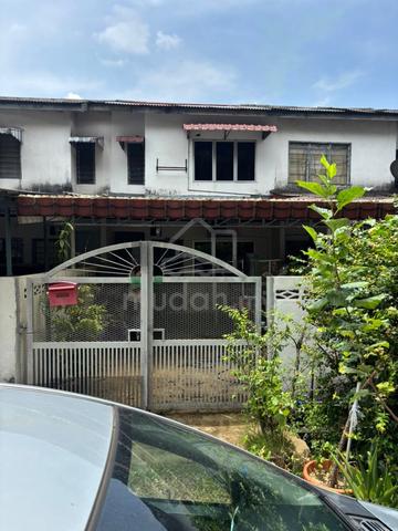 2-storey low cost House For Rent Taman Sri Muda 1